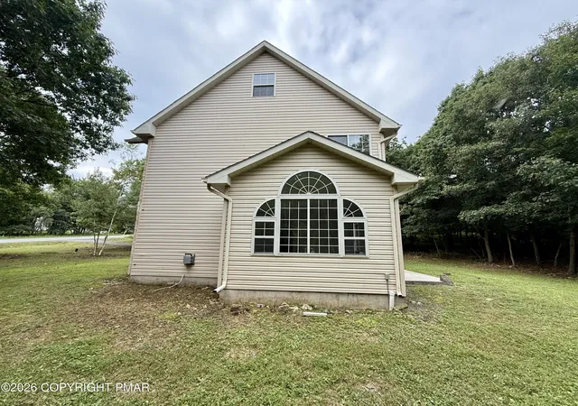 Photo 5 of Single family home for sale at 3116 Mountain Ter Dr, Blakeslee, PA 18610 | MLS# PM-144091 | Listing updated on 2026-08-21