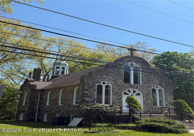 Photo 4 of Sale Pending at 720 Delaware Ave, Mount Bethel, PA 18343 | MLS# PM-144000 | Listing updated on 2026-09-11