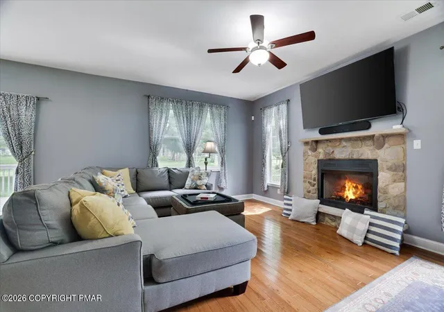 Photo 5 of Single family home for sale at 122 Tamarack Trl, Pocono Summit, PA 18346 | MLS# PM-144089 | Listing updated on 2026-08-21