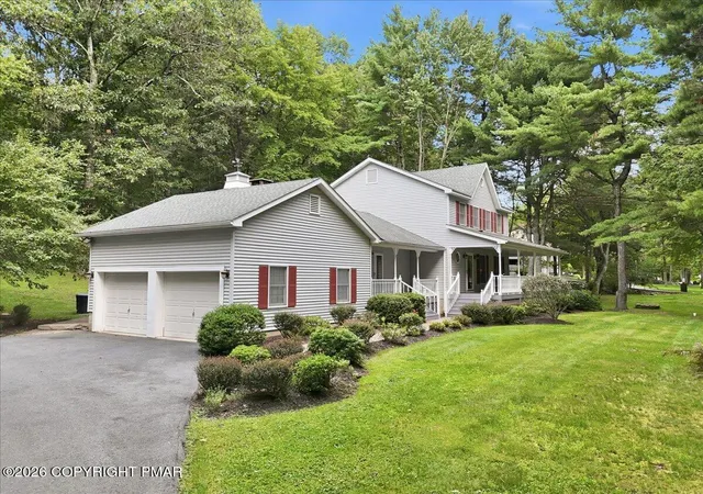 Photo 3 of Single family home for sale at 5580 Olde Mill Run, Stroudsburg, PA 18360 | MLS# PM-144113 | Listing updated on 2026-10-05