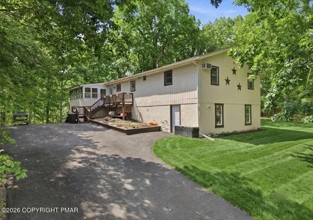 Photo 3 of Single family home for sale at 198 Edinburgh Rd, Bushkill, PA 18324 | MLS# PM-144030 | Listing updated on 2026-09-02