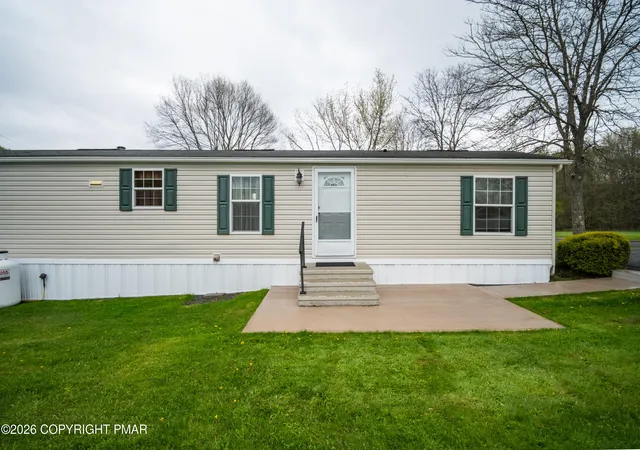 Photo 3 of Manufactured home for sale at 13 Clifton Manor Dr, Clifton Township, PA 18424 | MLS# PM-144010 | Listing updated on 2026-09-03