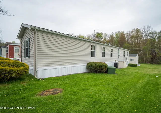 Photo 4 of Manufactured home for sale at 13 Clifton Manor Dr, Clifton Township, PA 18424 | MLS# PM-144010 | Listing updated on 2026-09-03