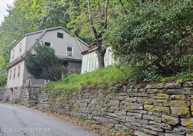 Photo 2 of Single family home for sale at 455 Riverside Dr, Honesdale, PA 18431 | MLS# PM-144039 | Listing updated on 2026-09-02