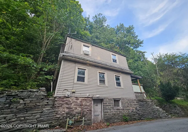 Photo 3 of Single family home for sale at 455 Riverside Dr, Honesdale, PA 18431 | MLS# PM-144039 | Listing updated on 2026-10-05