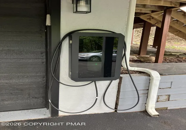 Photo 3 of Sale Pending at 2100 Scarborough Way, Bushkill, PA 18324 | MLS# PM-144040 | Listing updated on 2026-08-25