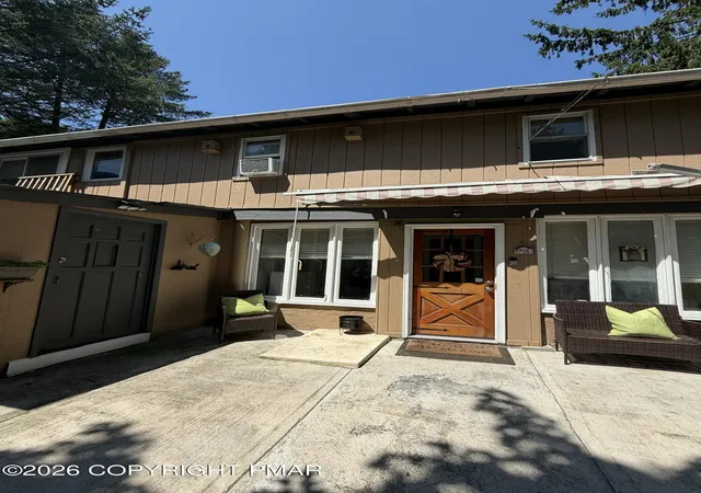 Photo 4 of Single family home for sale at 2406 W Emaus Ave, Allentown, PA 18103 | MLS# PM-144062 | Listing updated on 2026-09-08