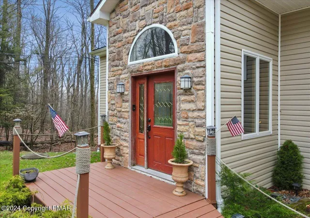 Photo 3 of Single family home for sale at 1016 Overlook Trl, Newfoundland, PA 18445 | MLS# PM-144061 | Listing updated on 2026-09-11
