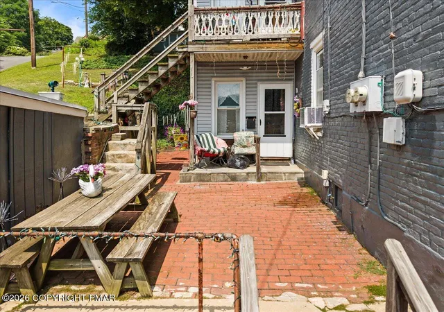 Photo 3 of Sale Pending at 400 Washington St, Pottsville, PA 17901 | MLS# PM-144072 | Listing updated on 2026-08-29