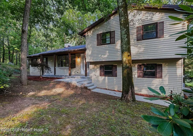 Single family home for sale at 516 Black Oak Dr, Tannersville, PA 18372 | MLS# PM-144074