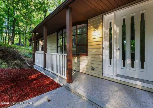 Photo 3 of Single family home for sale at 516 Black Oak Dr, Tannersville, PA 18372 | MLS# PM-144074 | Listing updated on 2026-10-06