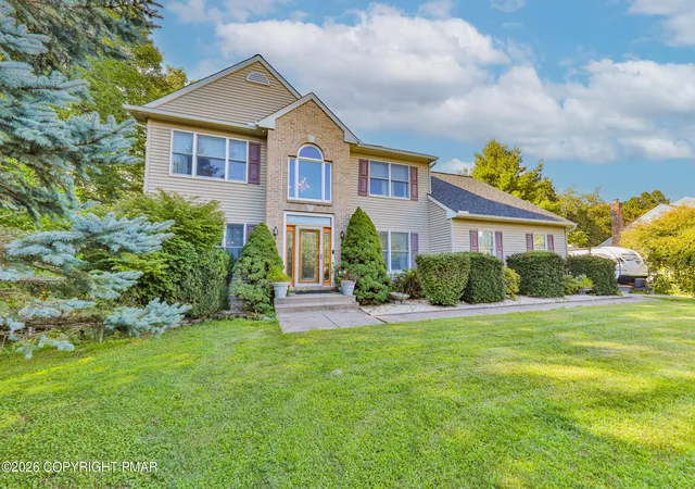 Photo 2 of Single family home for sale at 4132 Crest View Dr, Stroudsburg, PA 18360 | MLS# PM-144115 | Listing updated on 2026-09-24