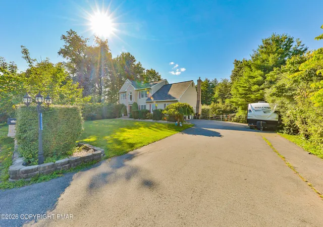 Photo 3 of Single family home for sale at 4132 Crest View Dr, Stroudsburg, PA 18360 | MLS# PM-144115 | Listing updated on 2026-09-24