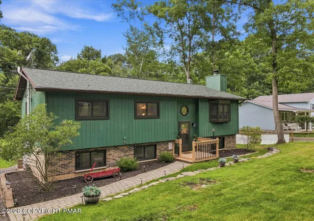 Photo 2 of Single family home for sale at 12416 Mountain Laurel Dr, East Stroudsburg, PA 18302 | MLS# PM-144186 | Listing updated on 2026-09-06