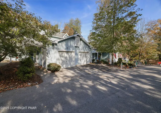 Photo 2 of Townhouse for sale at 305 Inverness Dr, East Stroudsburg, PA 18302 | MLS# PM-144114 | Listing updated on 2026-09-06