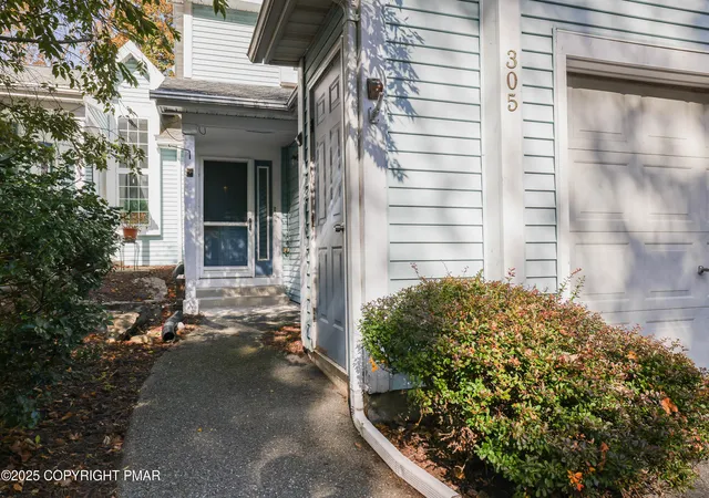 Photo 3 of Townhouse for sale at 305 Inverness Dr, East Stroudsburg, PA 18302 | MLS# PM-144114 | Listing updated on 2026-09-30