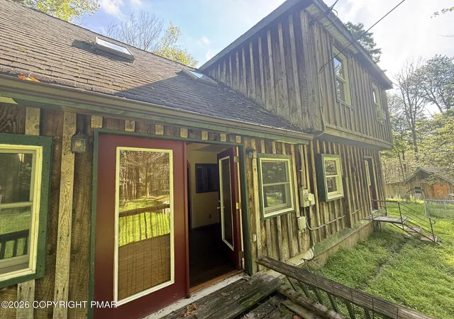 Photo 3 of Sale Pending at 1189 Fox Trl, Cresco, PA 18326 | MLS# PM-144090 | Listing updated on 2026-10-07