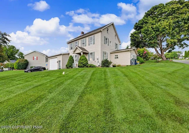 Photo 3 of Single family home for sale at 309 Jubilee Dr, Stockertown, PA 18083 | MLS# PM-144148 | Listing updated on 2026-09-18