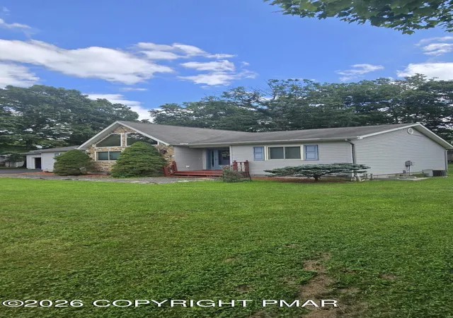 Photo 4 of Single family home for sale at 513 Gandolf Rd, Tamiment, PA 18371 | MLS# PM-144117 | Listing updated on 2026-08-26