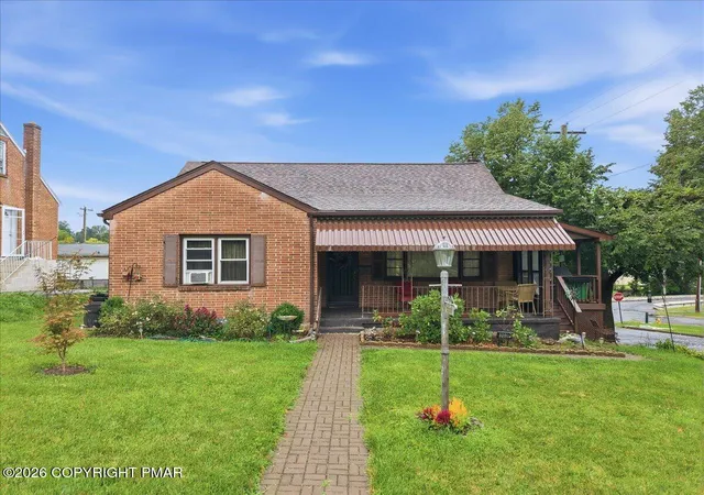 Photo 3 of Sale Pending at 2029 W Walnut St, Allentown, PA 18104 | MLS# PM-144154 | Listing updated on 2026-09-10
