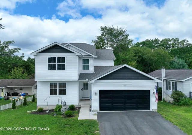 Photo 1 of Single family home for sale at 909 Oak St, Jim Thorpe, PA 18229 | MLS# PM-144205 | Listing updated on 2026-09-13