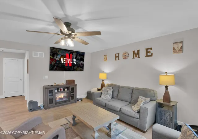 Photo 3 of Single family home for sale at 909 Oak St, Jim Thorpe, PA 18229 | MLS# PM-144205 | Listing updated on 2026-09-25