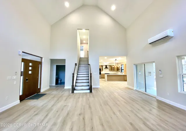 Photo 5 of Single family home for sale at 1109 N Rocky Mountain Dr, Effort, PA 18330 | MLS# PM-144208 | Listing updated on 2026-09-07