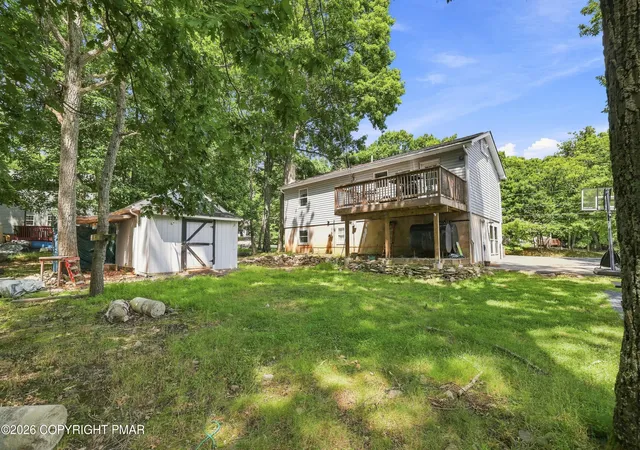 Photo 3 of Single family home for sale at 105 Ledgewood Dr, East Stroudsburg, PA 18301 | MLS# PM-144216 | Listing updated on 2026-10-08