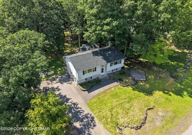 Photo 3 of Single family home for sale at 105 Ledgewood Dr, East Stroudsburg, PA 18301 | MLS# PM-144216 | Listing updated on 2026-09-24