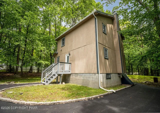 Photo 3 of Single family home for sale at 132 Cottonwood Ct, Milford, PA 18337 | MLS# PM-144217 | Listing updated on 2026-09-03