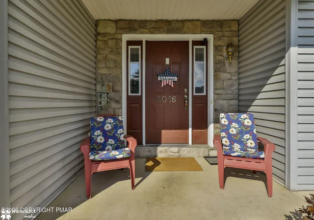 Photo 4 of Sale Pending at 5016 Foxrun Ln, Whitehall, PA 18052 | MLS# PM-144307 | Listing updated on 2026-10-06