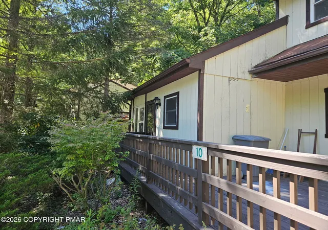 Photo 4 of Townhouse for sale at 10 Villas Rd #104, Mount Pocono, PA 18344 | MLS# PM-144343 | Listing updated on 2026-08-31