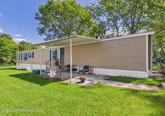 Photo 3 of Manufactured home for sale at 15 Clifton Manor Dr, Clifton Township, PA 18424 | MLS# PM-144280 | Listing updated on 2026-08-28