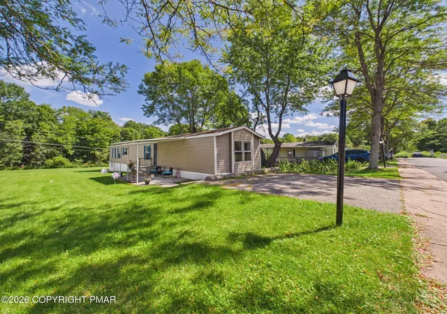 Photo 4 of Manufactured home for sale at 15 Clifton Manor Dr, Clifton Township, PA 18424 | MLS# PM-144280 | Listing updated on 2026-08-28