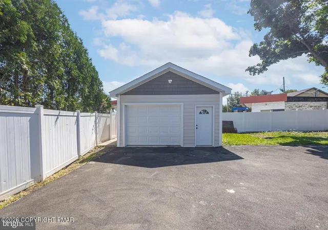 Photo 3 of Single family home for sale at 3017 Blair Mill Rd, Willow Grove, PA 19090 | MLS# PM-144251 | Listing updated on 2026-08-31