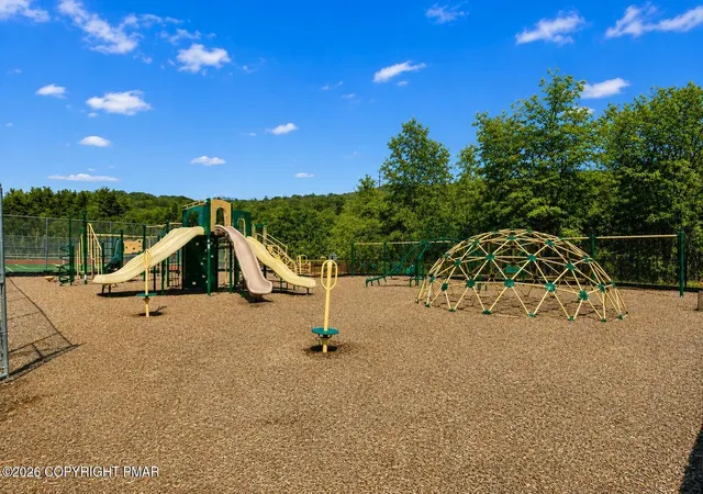 Photo 51 of Single family home for sale at 424 Saunders Dr, Bushkill, PA 18324 | MLS# PM-144331 | Listing updated on 2026-09-01