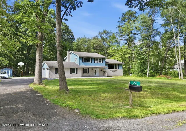 Photo 3 of Single family home for sale at 24 Tara Dr, East Stroudsburg, PA 18301 | MLS# PM-144293 | Listing updated on 2026-08-30