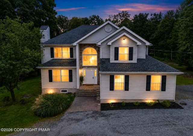 Photo 2 of Sale Pending at 902 Thornberry Ct, East Stroudsburg, PA 18302 | MLS# PM-144281 | Listing updated on 2026-09-19