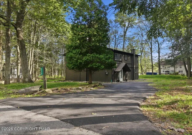 Photo 4 of Single family home for sale at 215 Dorset Rd, Tobyhanna, PA 18466 | MLS# PM-144344 | Listing updated on 2026-09-03