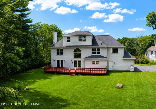 Photo 5 of Single family home for sale at 4515 Tee Dr, East Stroudsburg, PA 18302 | MLS# PM-144294 | Listing updated on 2026-09-02