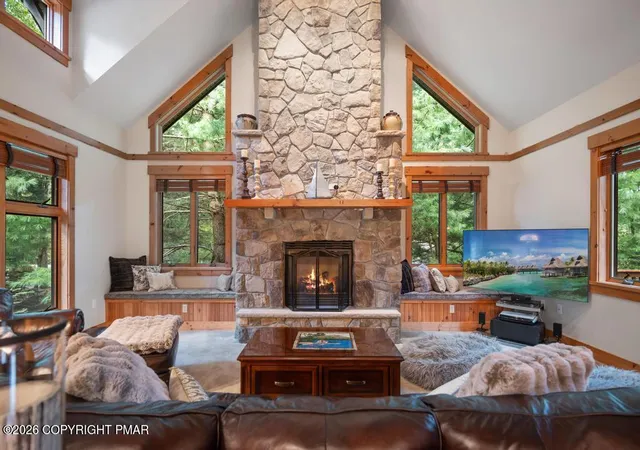 Photo 5 of Single family home for sale at 186 Gross Dr, Pocono Pines, PA 18350 | MLS# PM-144305 | Listing updated on 2026-09-06