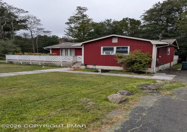 Photo 3 of Single family home for sale at 3158 Carobeth Dr, Tobyhanna, PA 18466 | MLS# PM-144306 | Listing updated on 2026-09-21