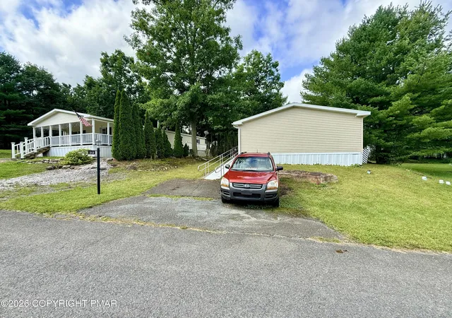 Photo 4 of Manufactured home for sale at 212 Hope Dr, New Ringgold, PA 17960 | MLS# PM-144311 | Listing updated on 2026-10-02