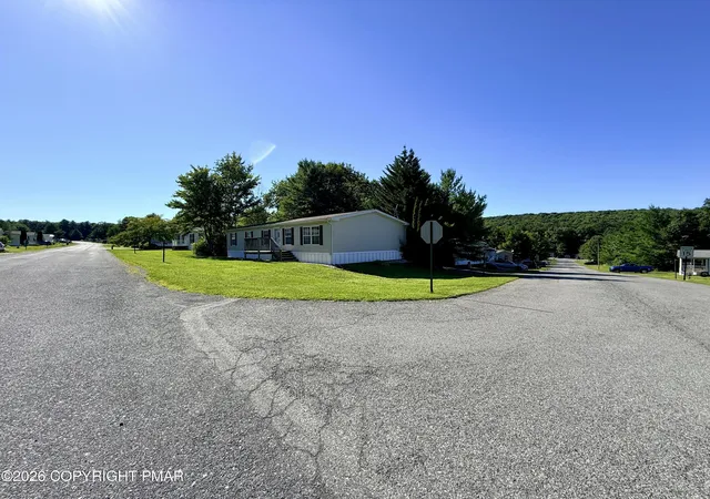 Photo 3 of Sale Pending at 255 Angel Dr, New Ringgold, PA 17960 | MLS# PM-144349 | Listing updated on 2026-09-28