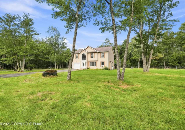 Photo 4 of Single family home for sale at 1123 Chickadee Dr, Pocono Summit, PA 18346 | MLS# PM-144328 | Listing updated on 2026-09-02