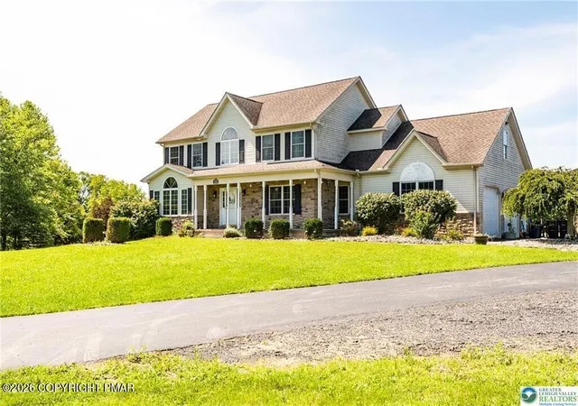 Photo 4 of Single family home for sale at 1603 Kings Ct, Pen Argyl, PA 18072 | MLS# PM-144334 | Listing updated on 2026-08-31