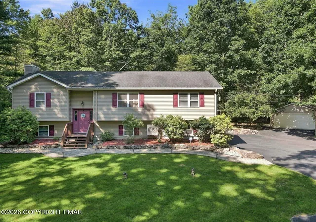 Photo 1 of Single family home for sale at 3417 Spruce Cabin Rd, Cresco, PA 18326 | MLS# PM-146021 | Listing updated on 2026-10-30