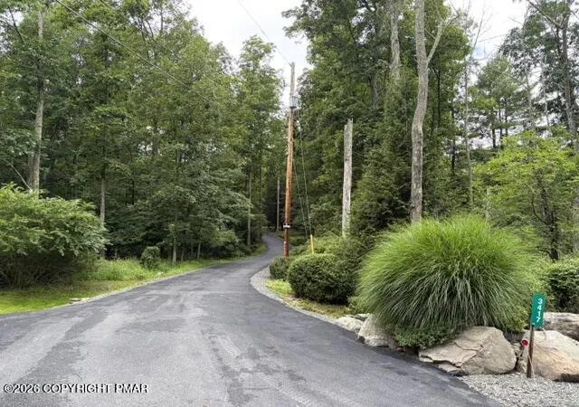 Photo 4 of Single family home for sale at 3417 Spruce Cabin Rd, Cresco, PA 18326 | MLS# PM-146021 | Listing updated on 2026-10-30
