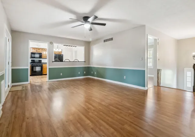 Photo 4 of Single family home for sale at 1141 Danville Rd, Lancaster, KY 40444 | MLS# 25009315 | Listing updated on 2025-10-21