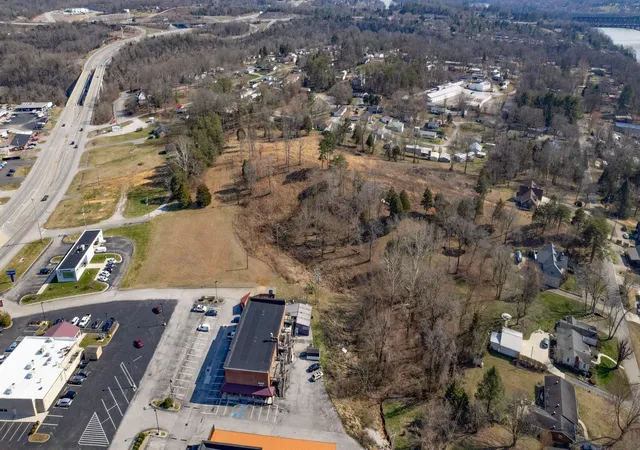 5th image of 145 Stonecrest Dr, Somerset, KY 42501 | MLS# 25013372